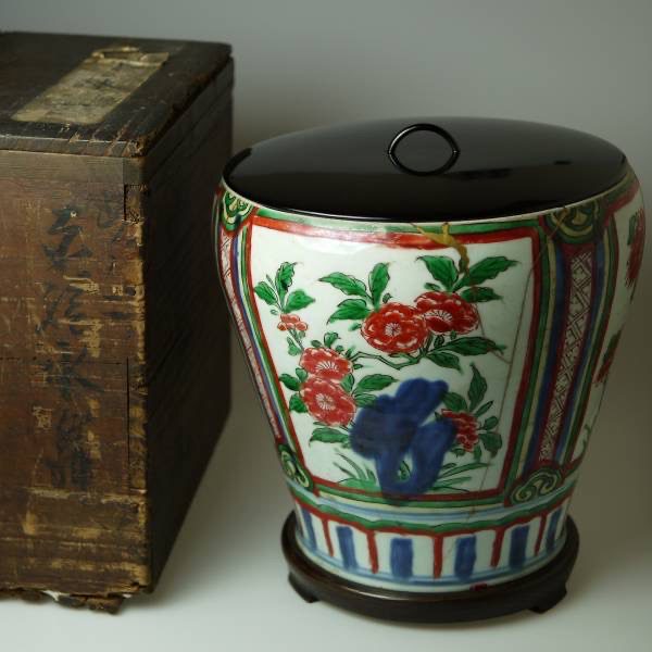 中国 明代の赤絵の壺