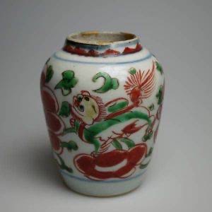中国明代 赤絵小壺
